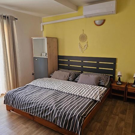 Penzion A Pizzerie Na Zalozne Kobyli Bagian luar foto