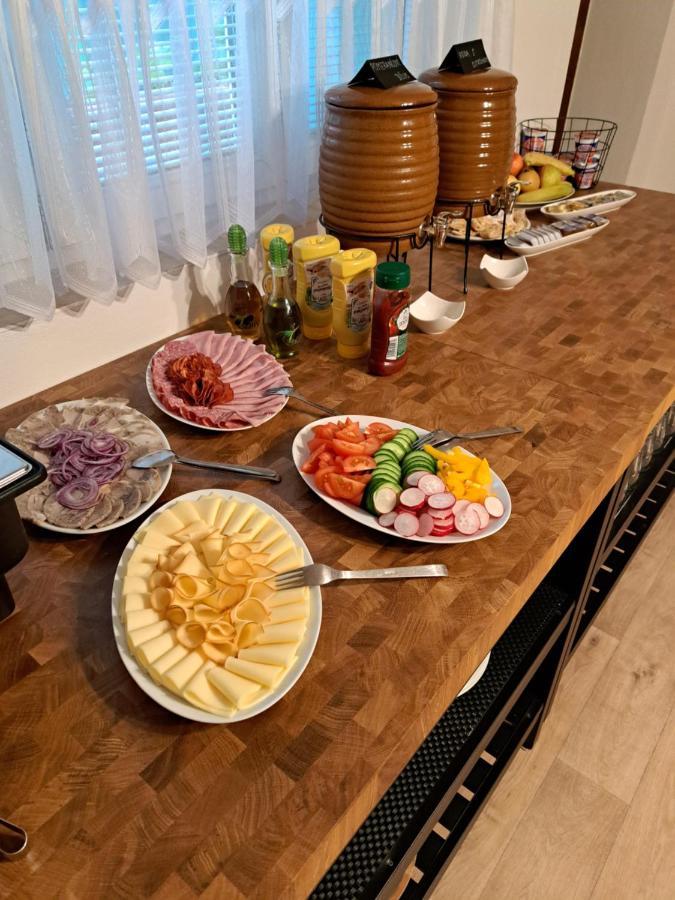 Penzion A Pizzerie Na Zalozne Kobyli Bagian luar foto