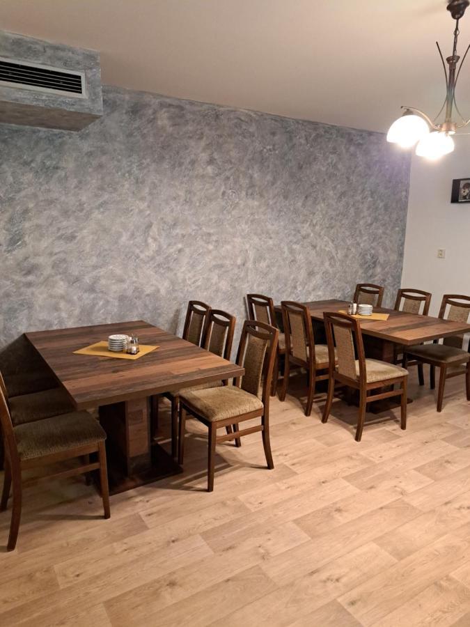 Penzion A Pizzerie Na Zalozne Kobyli Bagian luar foto