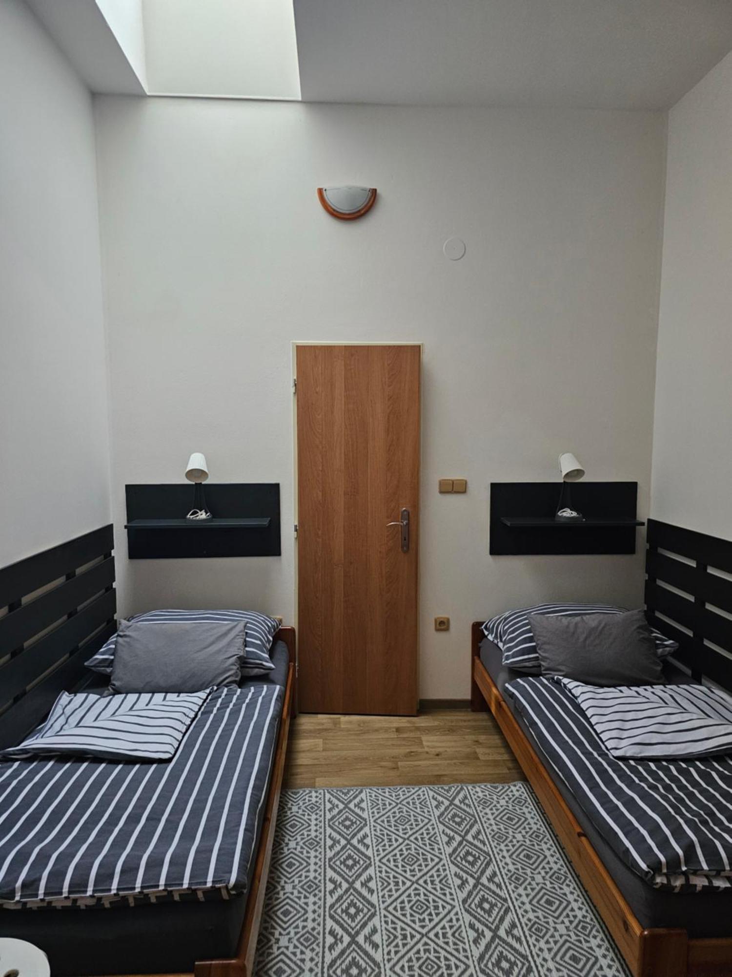 Penzion A Pizzerie Na Zalozne Kobyli Bagian luar foto